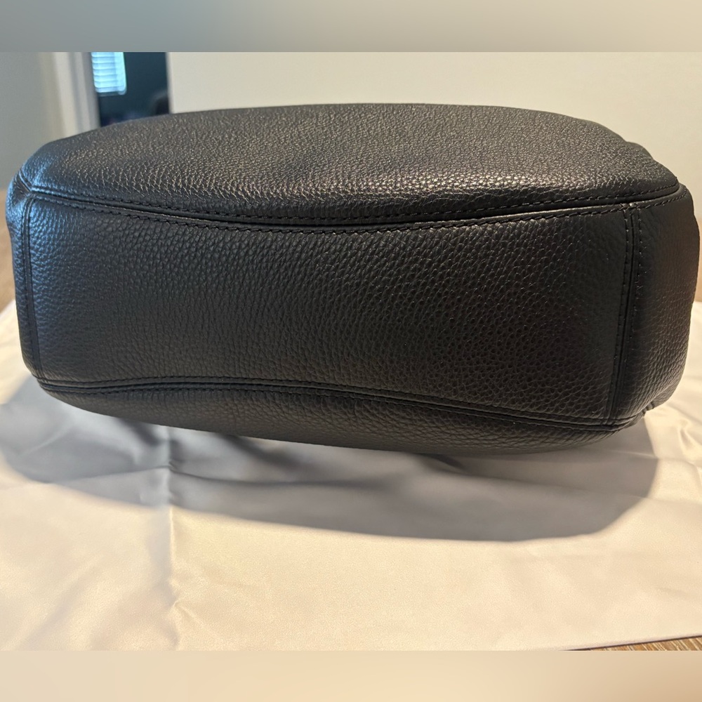 NWT! 🖤 MICHAEL Michael Kors • Fulton Large Leather Shoulder Bag - Black / Gold - Picture 9 of 16